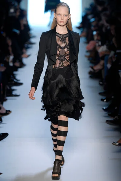 Look 46